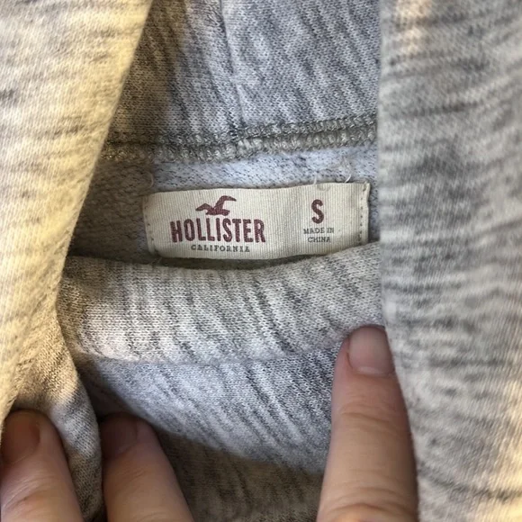 Hollister Sweatshirt Womens Size Small - Picture 5 of 5